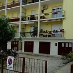 Apartment Riva Foscolo *