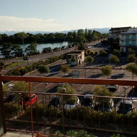 Riva Foscolo