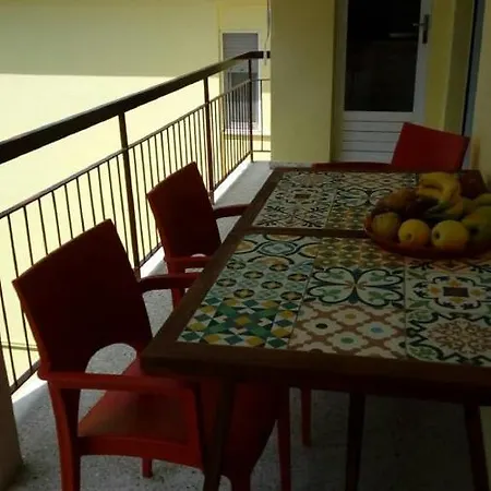 Appartamento Riva Foscolo * 格拉多