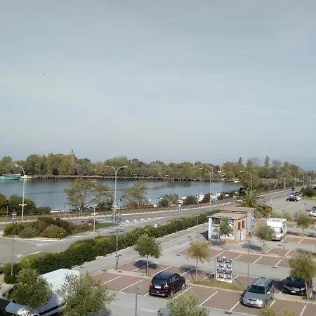 Апартаменти Appartamento Riva Foscolo